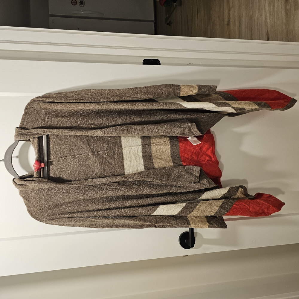 Brandy Melville Brown and Red Shrug Sweater